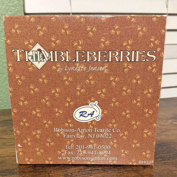 Thimbleberries Limited Edition Thread Collection 16 Spools - Picture 5 of 10
